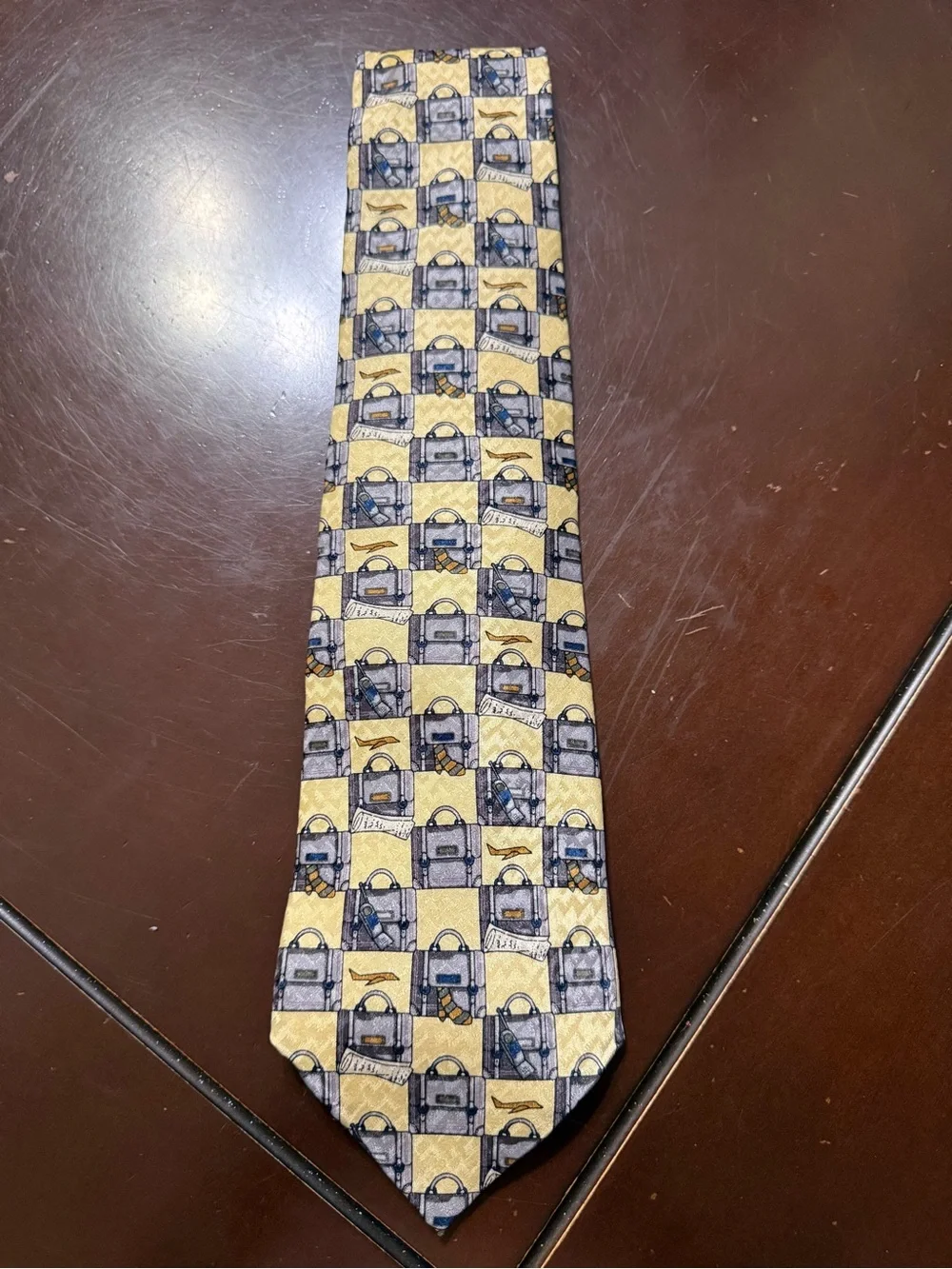 Men's Yellow and Gray Patterned Silk Tie - Classic Checker Motif